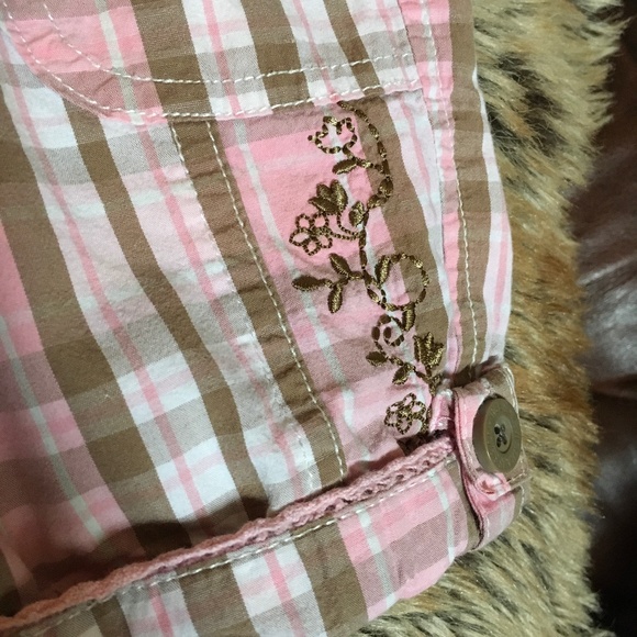 5/$15 Levi’s Shorts - Picture 6 of 12